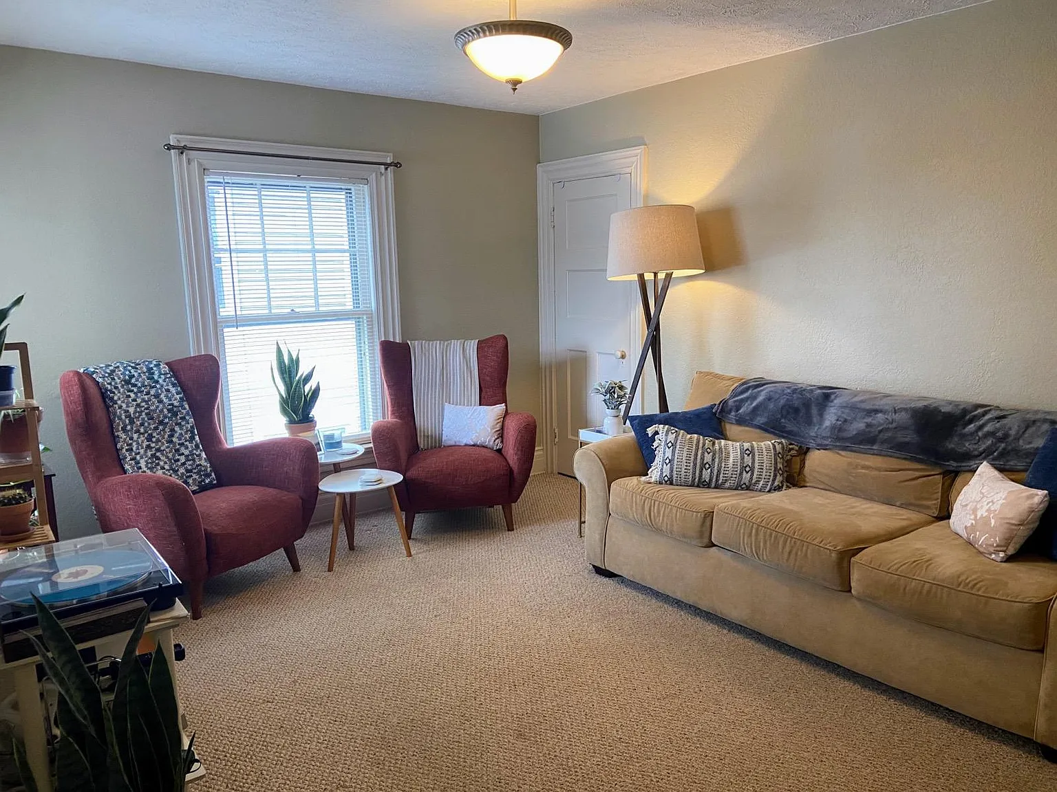 2 bed, 950 sqft, $1,575 — Photo 4