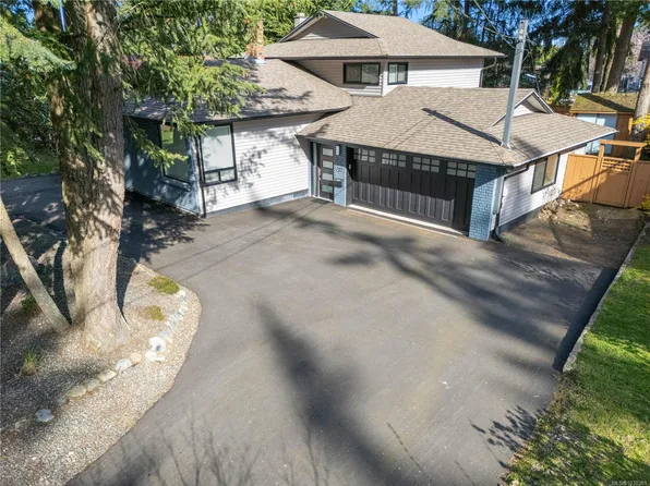 3617 Country Club Dr, Nanaimo, BC V9T 1T8