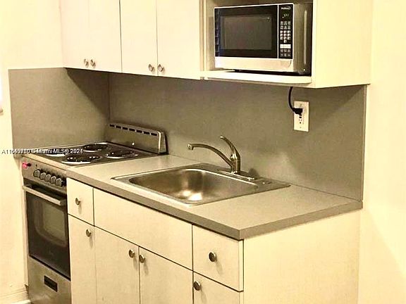 3rd image of 6511 Santona St #C14