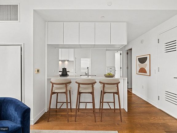 5th image of 99 Hudson St #6611