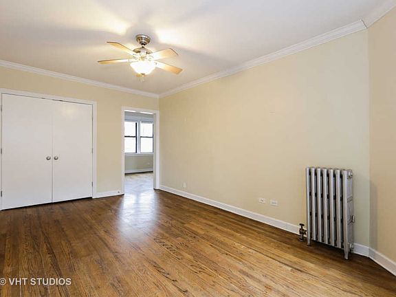 3rd image of 6738 N Glenwood Ave APT 2E