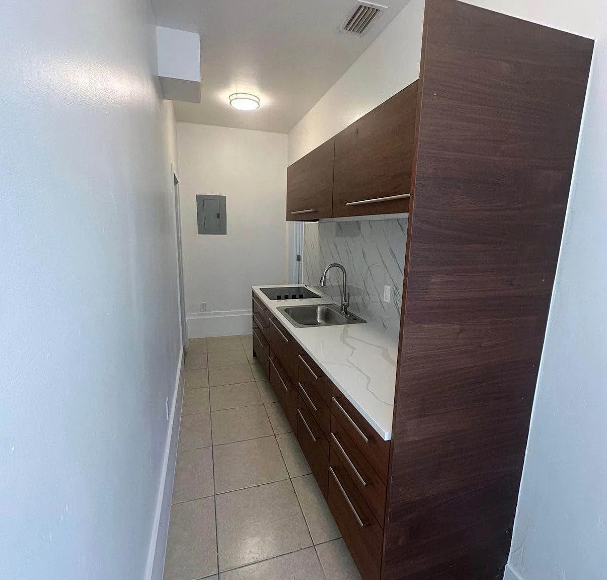 2 bed, 615 sqft, $1,900 — Photo 3