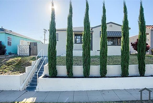 1st image of 10637 S Saint Andrews Pl