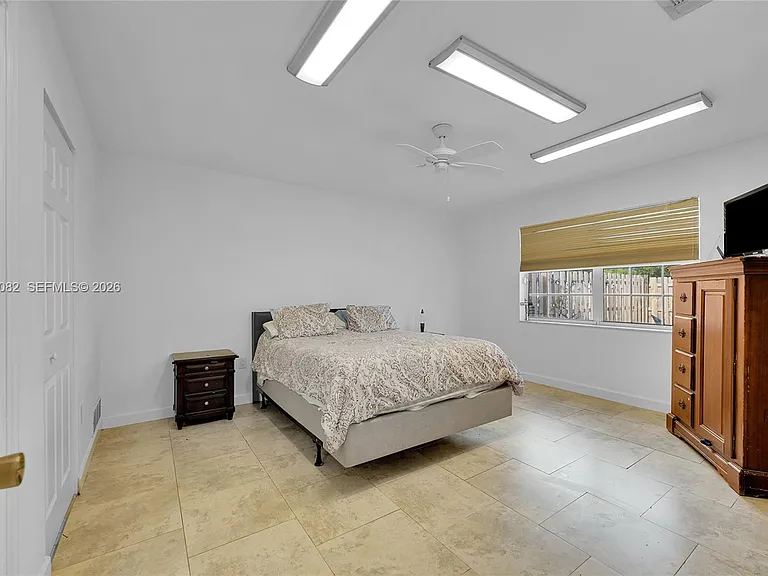 5520 NW 49th Ave — Photo 17
