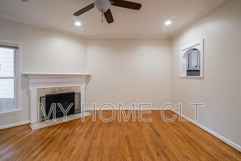 3 bed, 2.5 bath, 1495 sqft, $2,700 — Photo 4
