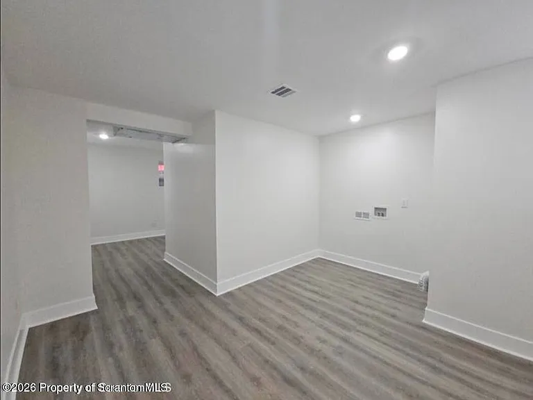 1105 Quincy Ave — Photo 18