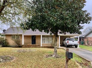 320 Mathilda Dr, Sulphur, LA 70663