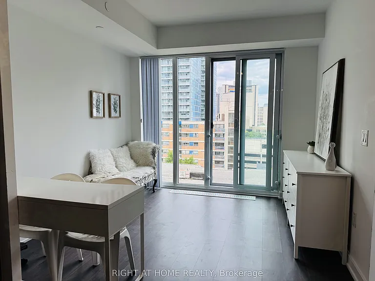 50 McCaul St #1011 — Photo 10