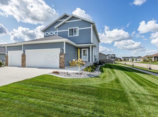 2009 42nd St S, Moorhead, MN