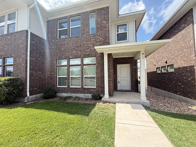 605 W South St #91 — Photo 2