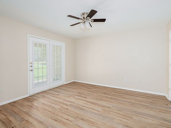 2nd image of 1801 Park Pl #1801