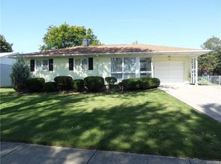 252 Greentree Rd, Tonawanda, NY 14150