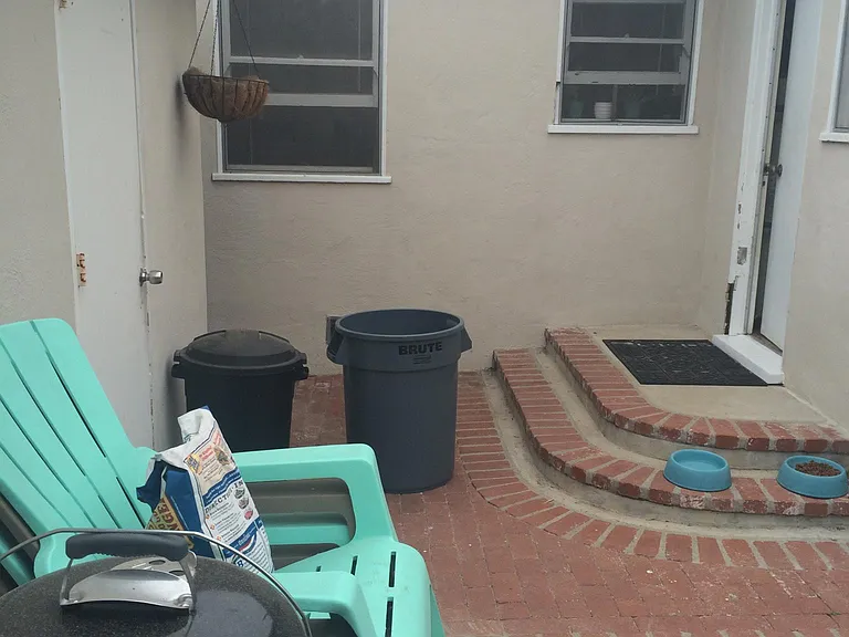 231 Placentia Ave — Photo 14