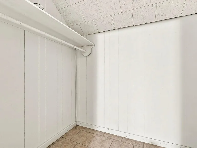 1914 Oaklawn Dr — Photo 19