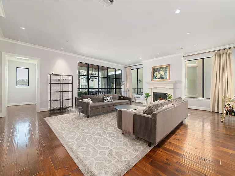 2221 Welch St #201 — Photo 28