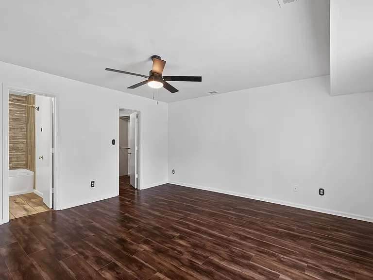 3200 Vermeer Dr #8 — Photo 18