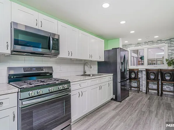 389 Madeline Ave, Garfield, NJ 07026