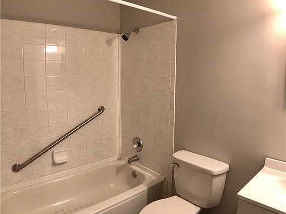 5th image of 4802 Pierpont Dr