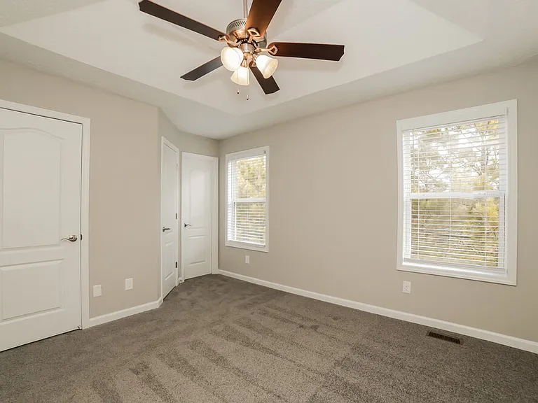104 Rockefeller Ln — Photo 11