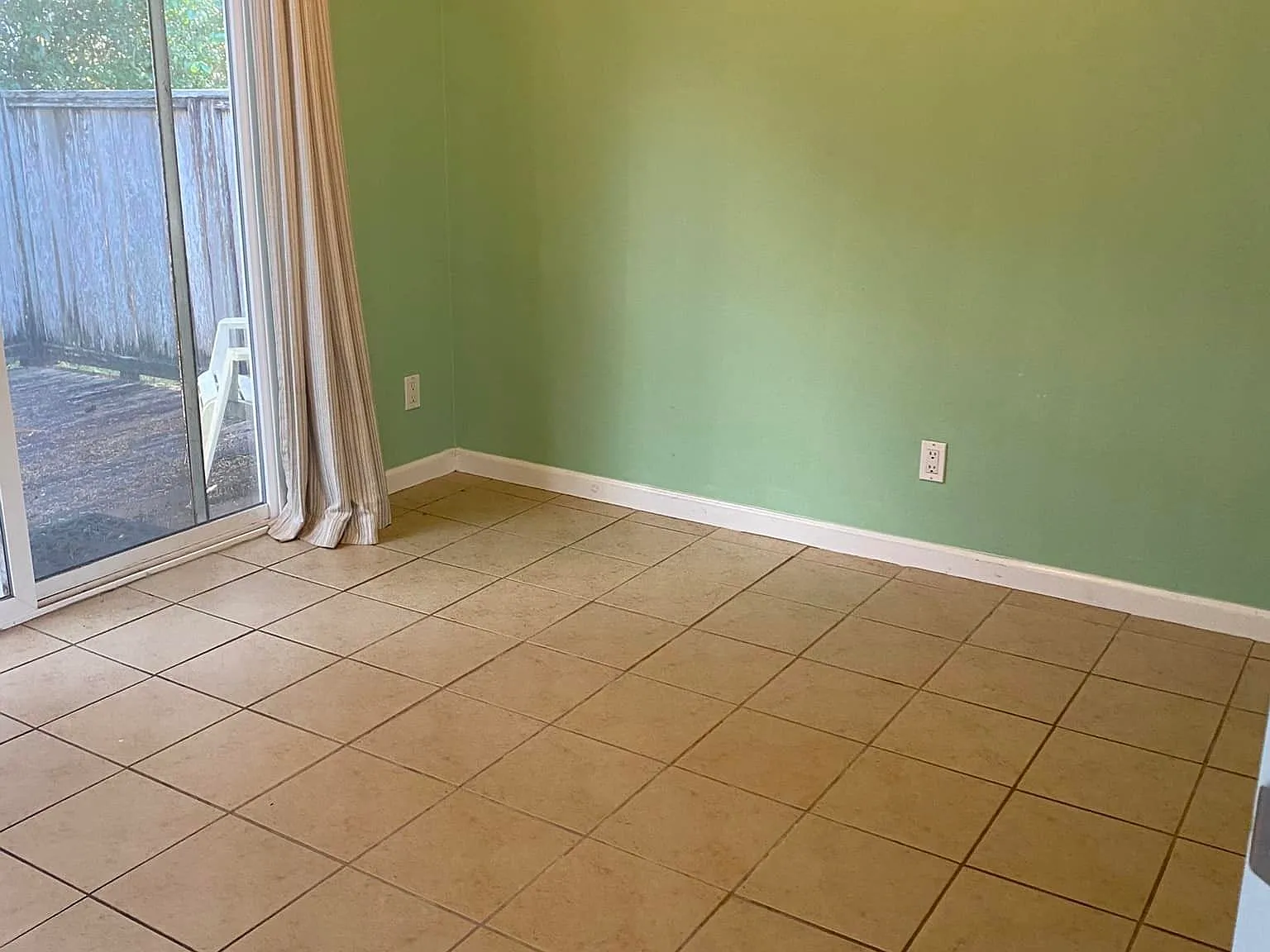 5330 Neptune Lane 572GRN - 2 — Photo 2