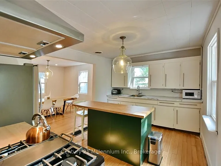 85 Glenwood Dr — Photo 17