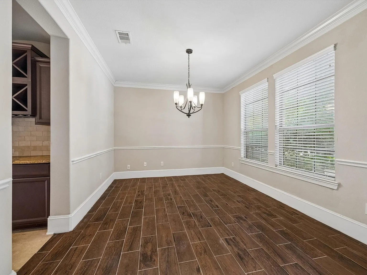 4 bed, 3.5 bath, 3521 sqft, $3,195 — Photo 2
