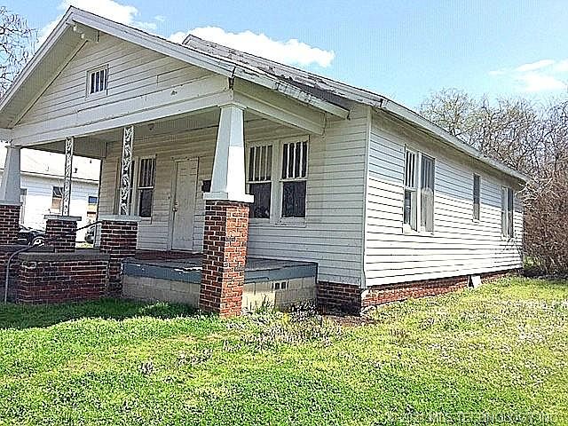 2nd image of 420 N 18th St