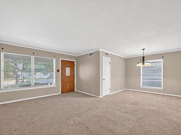 4th image of 11630 Tuscany Way