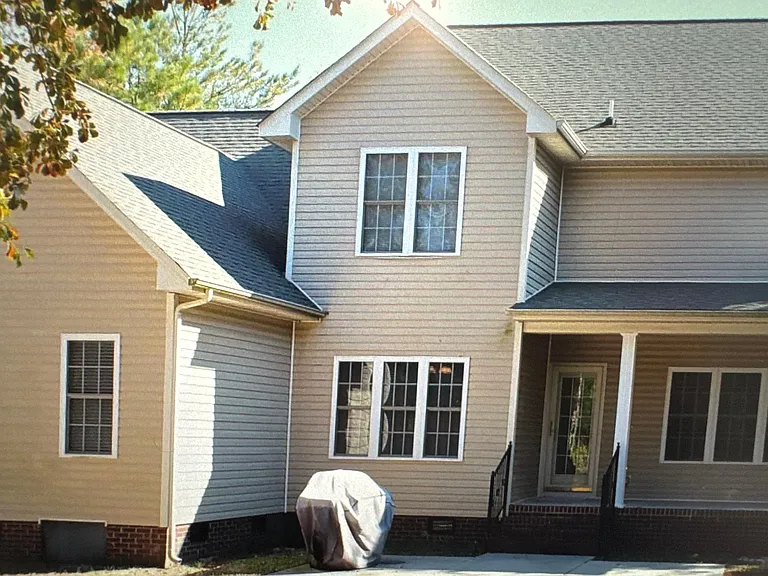 311 Pinecroft Dr — Photo 2
