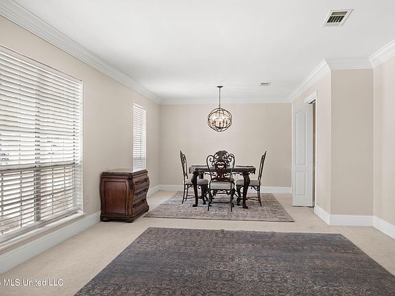 2nd image of 842 Ancient Oaks Cir