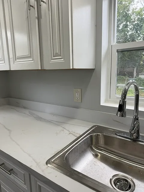 3 bed, 900 sqft, $2,500 — Photo 2