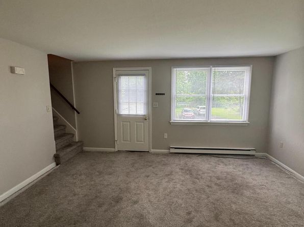 8A E Main St