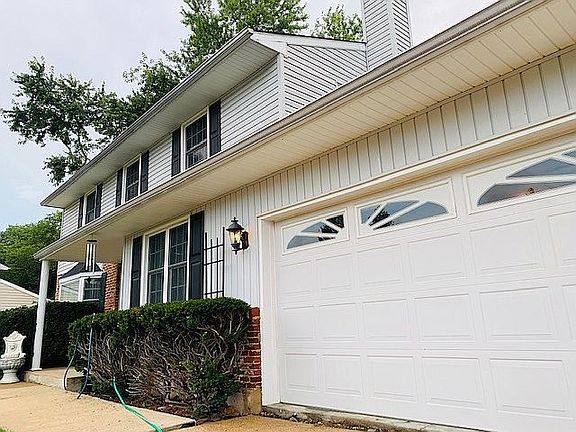 2nd image of 2845 W Oakland Dr