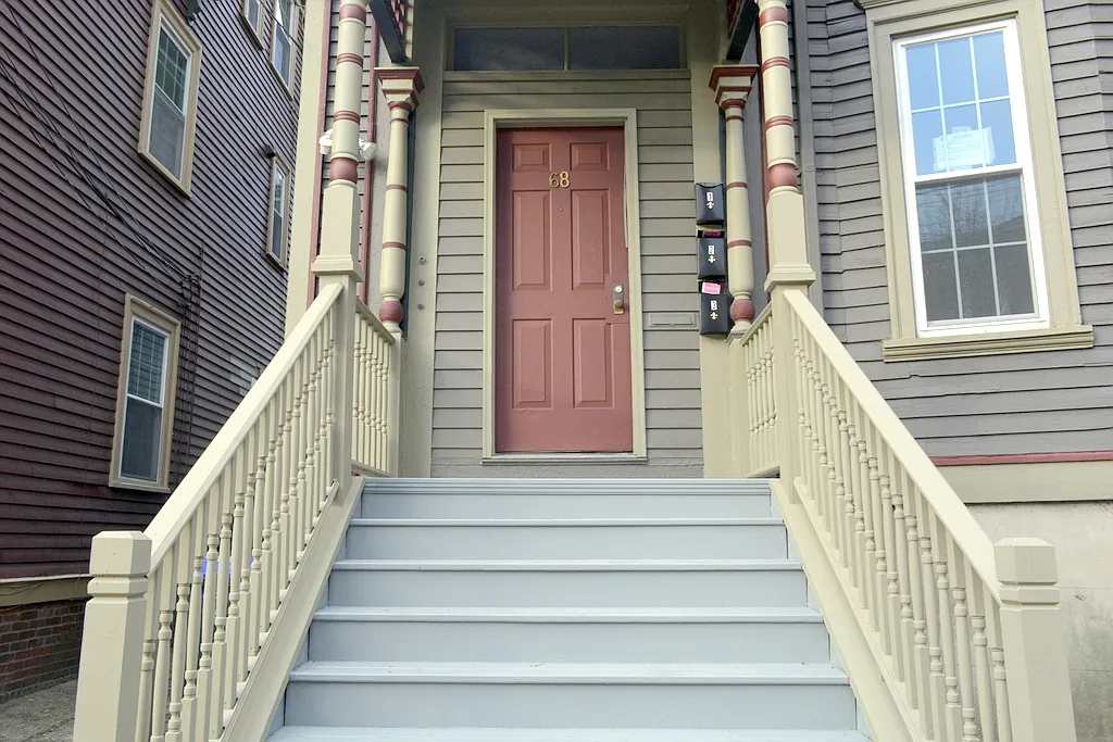 4 bed, $3,600 — Photo 2