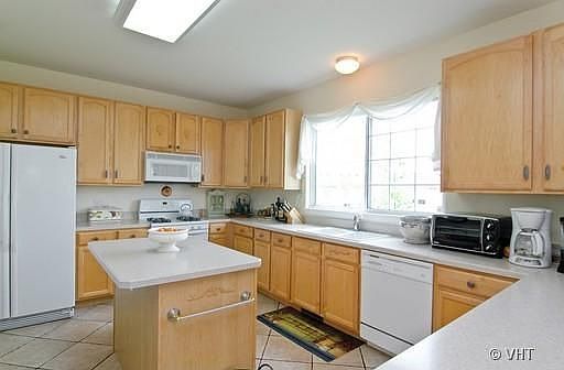 2nd image of 39608 N Queensbury Ln