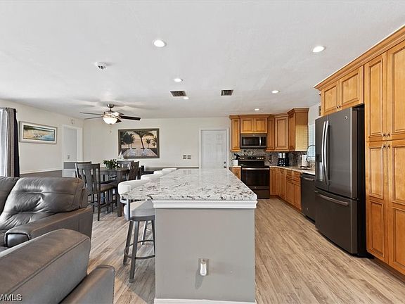 5th image of 1510 SE 21st Ave