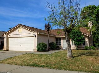 366 Shalako Dr, Oakdale, CA