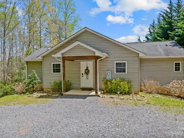 639 Rosalie Ln, Waynesville, NC 28785