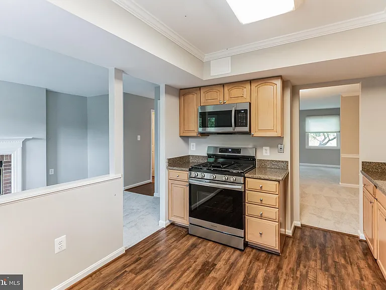 5335 Lake Cove Ct — Photo 10