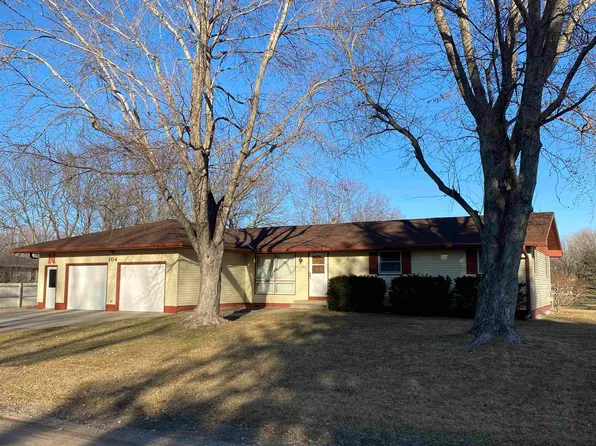104 Birch St, Kearney, NE 68845