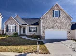 6 Stonebury Dr, Arden, NC 28704