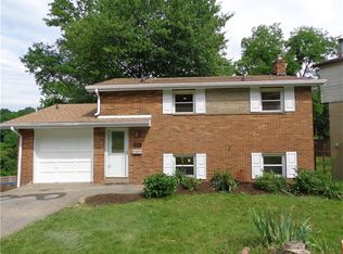 570 Lucia Dr, Pittsburgh, PA 15221