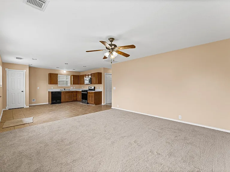 3414 Dartmouth Field Ln — Photo 4