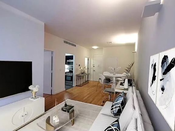 4th image of 46 W 14th St APT 4R