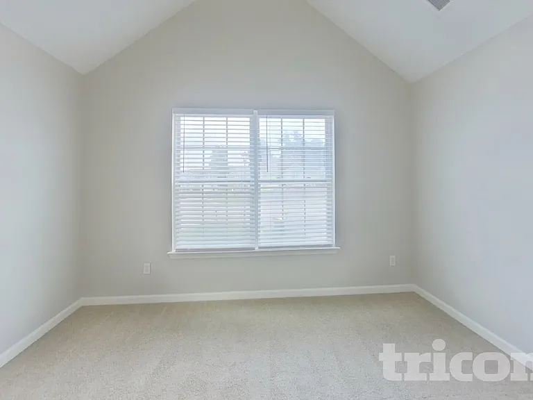 135 Belmont Ter — Photo 10