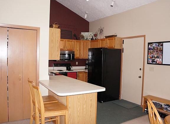 3rd image of 3424 Douglas St