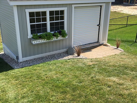 10x16 shed with power