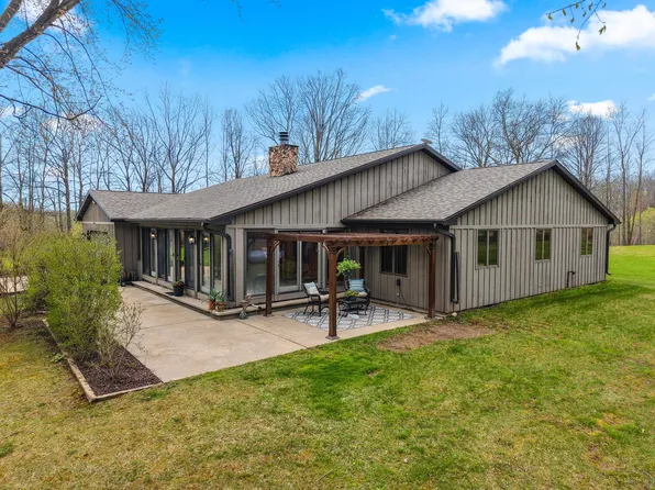 W7236 Wege Rd, Hortonville, WI 54944