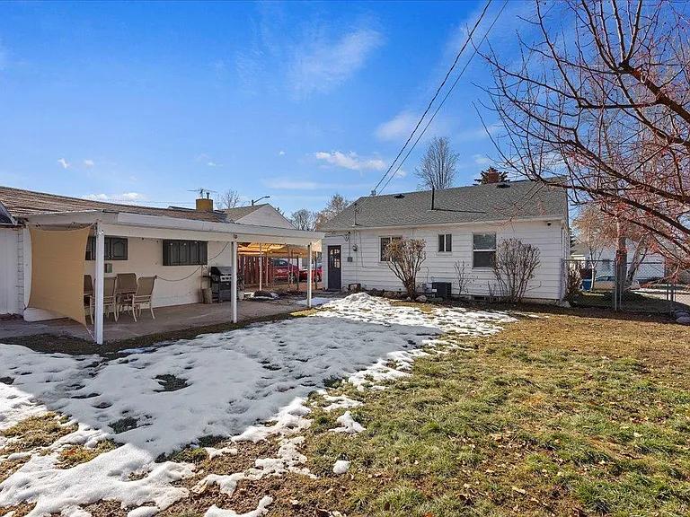 3940 Evelyn Rd — Photo 27