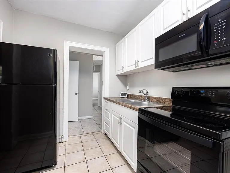 319 NW 16th Ave — Photo 5
